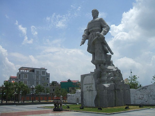 Lại nói về tượng đài danh nhân Việt (P1)